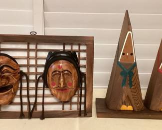EHE415 Carved Wooden Japanese Figurines & Pair Of Masks Wall Hanging