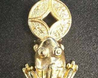 EHE118 - Myrna Lee Chang Triple 7 Lucky Frog Pendant 