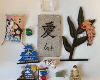 EHE062 - Assorted lot of Japanese art goods 