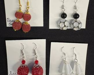 EHE171 Myrna Lee Chang Lucite Crown Flower, Lucite, Peach seed, Crystal Earrings 