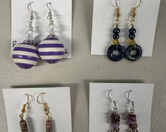 EHE236 Myrna Lee Chang Agate And Rhodalite, Porcelain Crystal, Agate, And Lucite Earrings