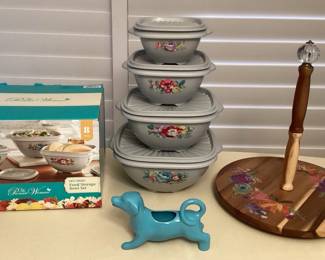 EHE404 Pioneer Woman Food Storage Bowl Set, Lazy Susan & Ceramic Dog Shaped Creamer