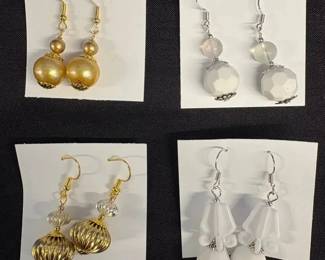 EHE139 Myrna Lee Chang FW Pearl, White Onyx, Vintage Bead, Lucite Crown Flower Earrings