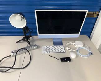 EHE077 Apple Mac Desktop with Accessories