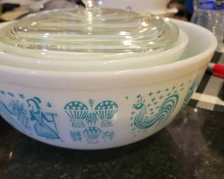 4 piece turquoise Pyrex Amish Butterprint mixing bowl set