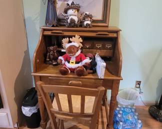 Small size roll top desk