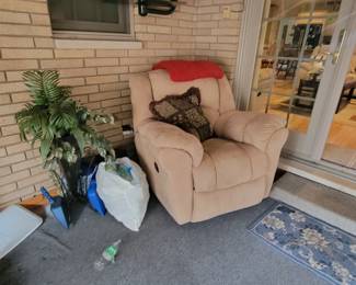 Another recliner