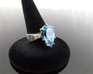 .925 Sterling Silver Topaz Crystal Ring Size 7
