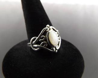 .925 Sterling Silver Inlayed Mother of Pearl Ring Size 6.75
