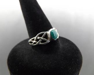.925 Sterling Silver Jade Cabochon Celtic Ring Size 6.75
