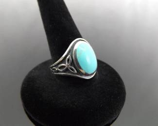 .925 Sterling Silver Inlayed Howlite Celtic Ring Size 6.75
