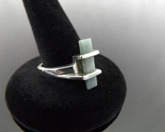 .925 Sterling Silver Jade Bar Ring Size 8
