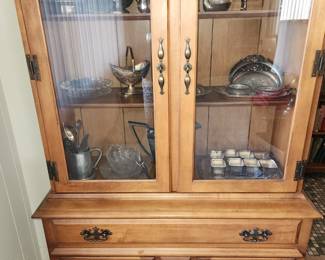 China/Display Cabinet. 
