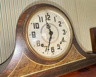 Plymouth mantle clock