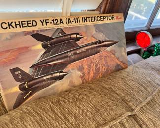 nice box, missing pieces