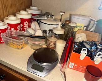 Atapco red + white painted Aluminum Nesting Canister set