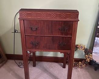 Sewing cabinet 