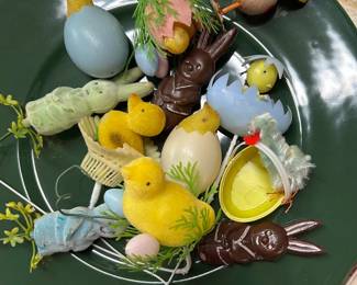Vintage Easter basket decor!!!