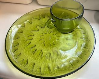 Indiana Glass sunburst design.  Have eight sets in excellent condition.