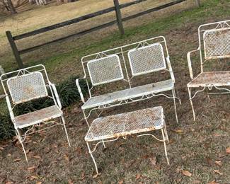 4 piece metal yard set.  Needs a good paint job.