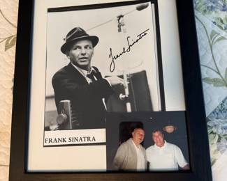 Autographer Frank Sinatra Photo