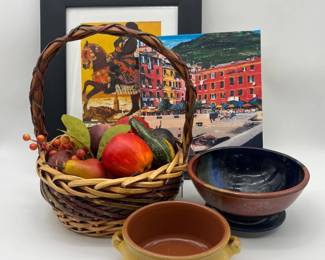 37 ColorfulDecorwithWallArtandBoldPottery