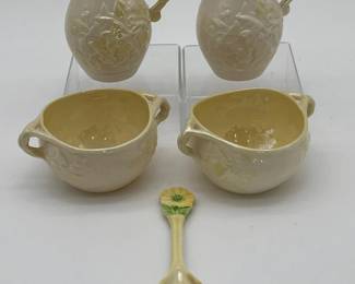 48 TwoBelleekCreamerandSugarBowlSets5thand6thGreenStamps