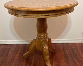 36 PedestalStyleAccentOakTable