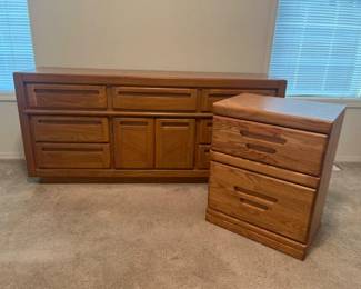 77 SolidOakDresserandNightstand