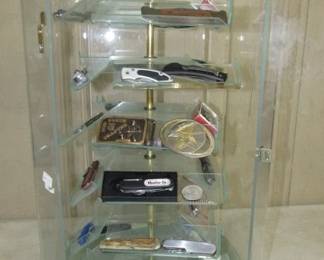Display Case w/Pocket Knives & Belt Buckles 