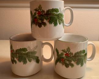 Seltmann Weiden Bavaria Porcelain Christmas China. Pieces Include: Set of 8 Dinner Plates, Set of 14 Salad/Dessert Plates, Set of 12 Demitasse & Saucers and
Set of 19 Mugs. Photo 5 of 5. 