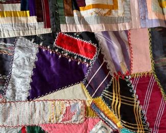 Antique Quilt. Measures 3 of 4. 