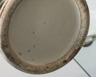 Chinese Porcelain Brush Pot, Late Qing to Early Republic Period. Hand-Decorated with Traditional Scholar Motifs. Measures 5" H. Photo 4 of 4. 