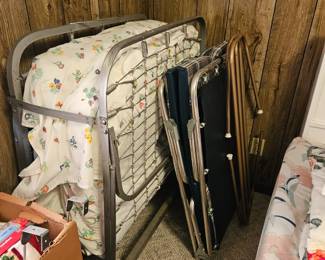 Roll away folding bed & foldable cot