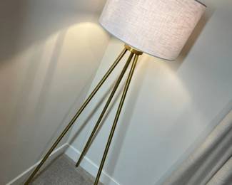 216 Tripod Leg Floor Lamp