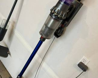 216 Dyson Cordless Vacuum Cleaner