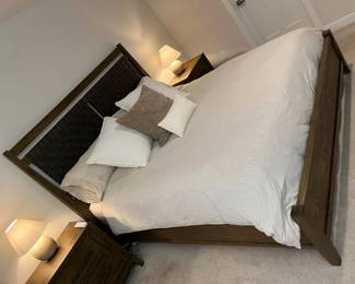 216 Innova Adjustable Base King Bed Detail