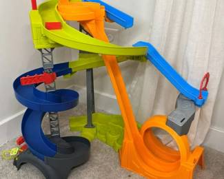 216 FisherPrice Little People Hot Wheels Spiral Stunt Speedway Playset