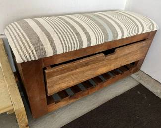 216 Upholstered Storage Entry Bench