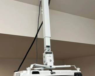 216 Epson 640 3LCD HDMI Home Cinema Projector