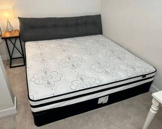 216 Ashley Chime 10In. Hybrid King Mattress