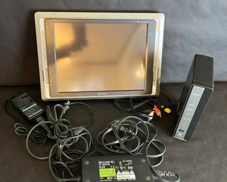 Sony LocationFree TV LFX11 Portable Wireless LCD Monitor w Base Station  Power Adapters