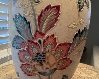 Vintage Chinoiserie Floral Ceramic Table Lamp 