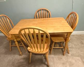 Light Oak Windsor Style Dining Set with Four Chairs