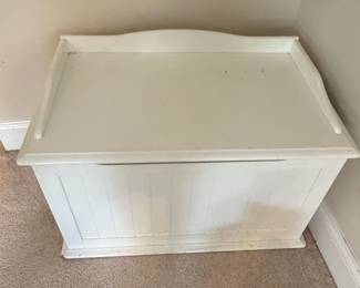White Wooden Toy Chest with Slatted Front and LiftTop Lid