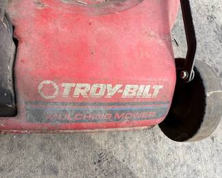 TroyBilt Mulching Mower with Briggs  Stratton Quantum Power Engine