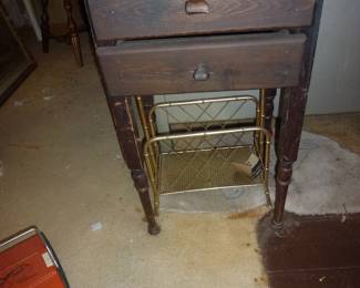 ANTIQUE STAND