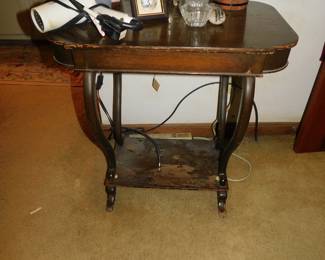 ANTIQUE WALNUT TABLE