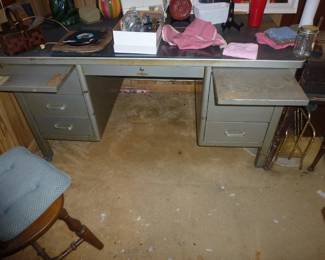VINTAGE STEEL TANKERS DESK