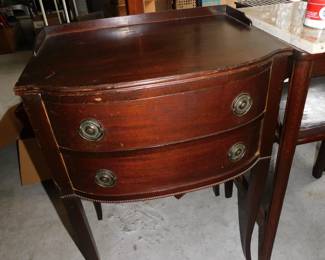 VINTAGE MAHOGANY 2 DRAWER NIGHT STAND